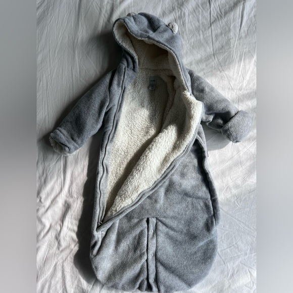 Gap fleece bunting suit 6-12 months - Picture 4 of 5